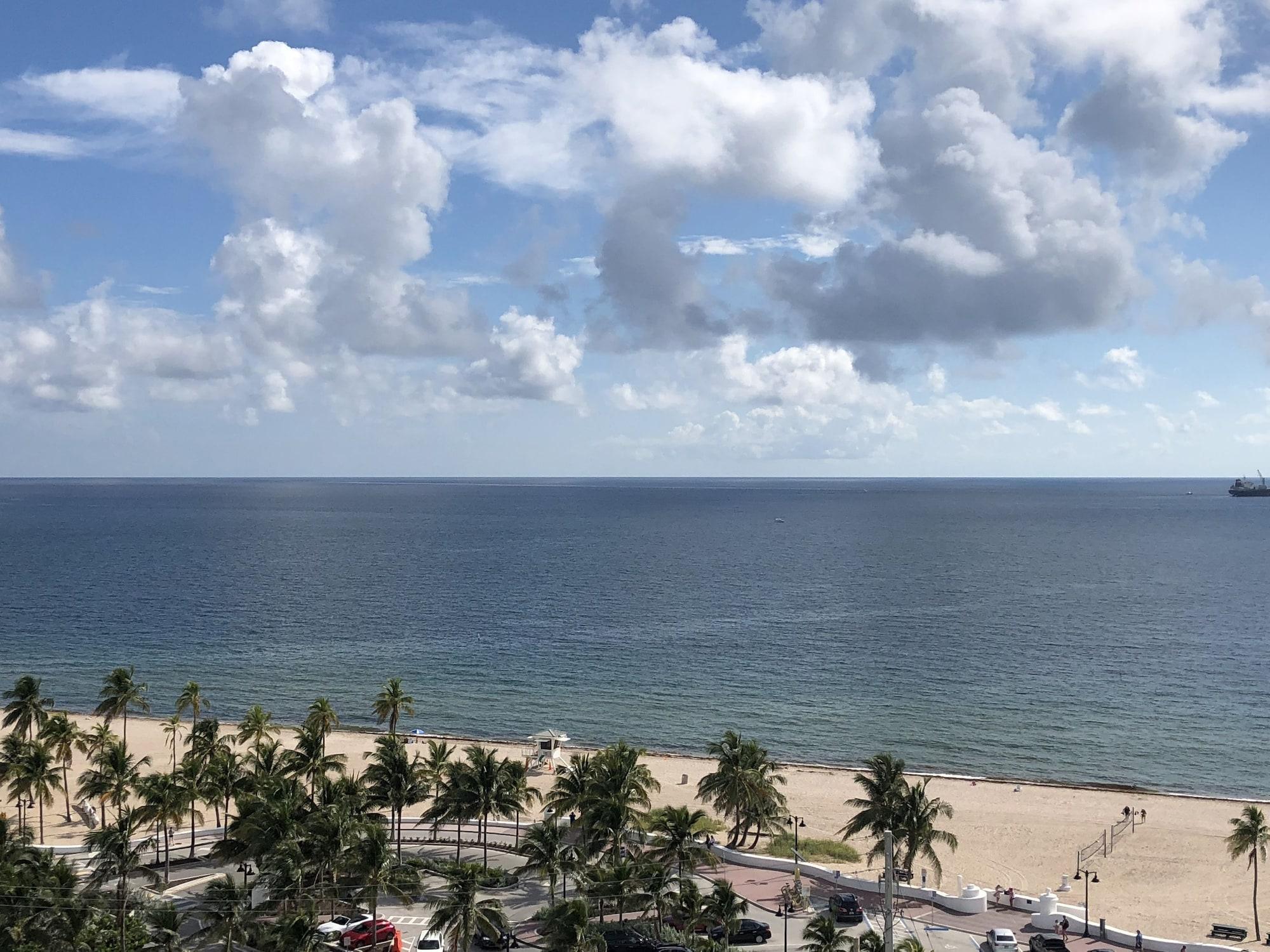 Bahia Mar Fort Lauderdale Beach - Doubletree By Hilton Hotel Bagian luar foto